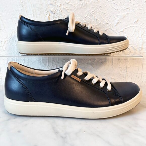 ECCO Soft 7 Women's 39/8-8.5 Navy Blue Leather Lace-Up Sneakers Extra Width - Picture 1 of 8